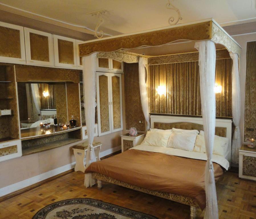 Classic Apartment On Kievyan Yerevan Exterior photo